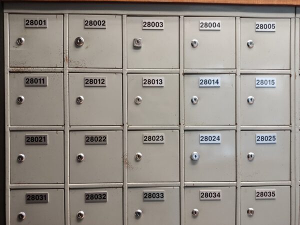 lockers for workers in mumbai